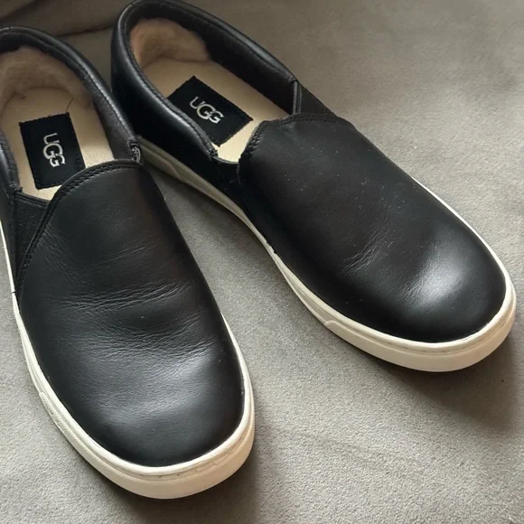 Ugg shoes - Picture 2 of 6